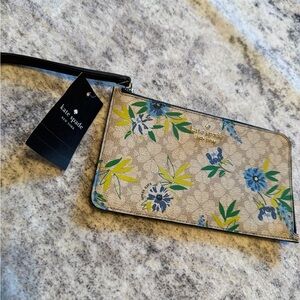 NWT Kate Spade Floral Wristlet